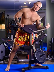 Hot bald boxer Franko Gold at the gym