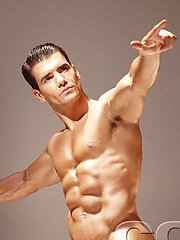Muscle brunette Kevin Ritchie